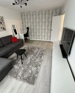 Central langa BCR ofer chirie apartament cu 2 camere centrala pe gaz