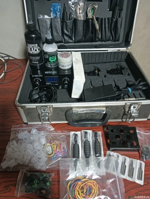 De vanzare kit pentru tatuat!