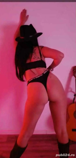 Fac doar deplasari si party    