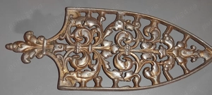 suport pt. fier de calcat vintage din fonta lungime 28 cm latime 12 cm poze reale