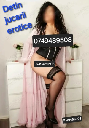  Ador saruturile jos  - imagine 2