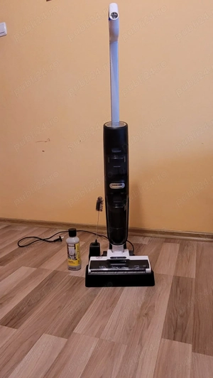 Se vinde Aspirator vertical cu spalare 3 în 1 Karcher FCV 4 Natural N 