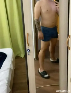 baiat bi (deschis la orice fantezie fac si party)