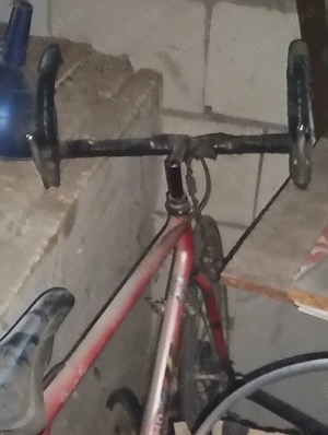 Vând bicicleta cursiera 