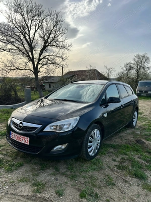 Opel Astra j 2011 - imagine 5