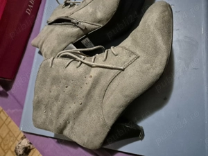 Ghete   Botine dama BPC Selection, piele intoarsa, 42, folosite