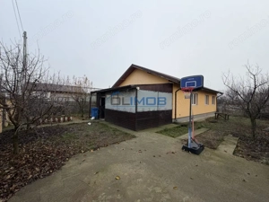 Casă individuală de vânzare în Tărtășești – curte mare 500 mp, zonă verde 