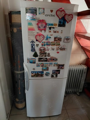 Vind frigider cu congelator Arctic cu doua uși 