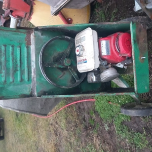 Betoniera cu motor pe benzina