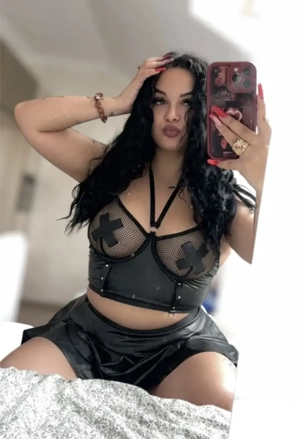 Brunetă reală 100%