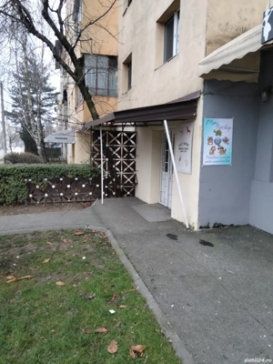 Inchiriez spatiu vand  in Targoviste  langa Catedrala  sup  16 m  fosta cafenea 