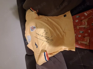 Vând tricou cu România, cu autograful lui Ilie Dumitrescu  - imagine 2
