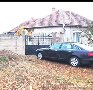 Casă cu 4 camere, disponibilă cu avans si rate lunare, în zonă foarte bună, cu teren de 2320 mp