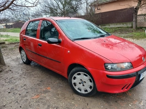 Vând Fiat punto în stare bună de funcționare ,Motor 1.0 44cp foarte economică ideala pentru navetă  - imagine 3