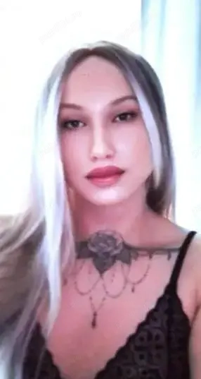 Transexuală 25 ani poze reale !