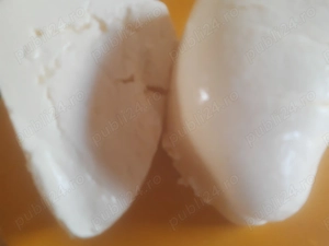 Brânza de vacă proaspătă și veche