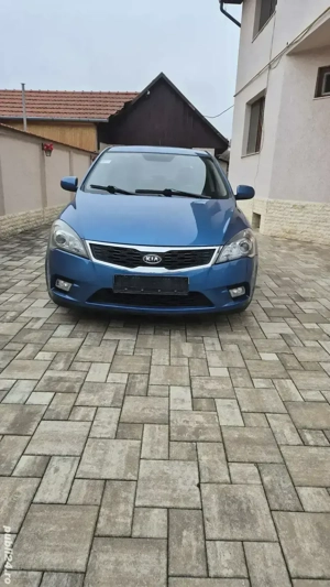 Kia Ceed 2010 1.4 Benzina Euro5 90CP - imagine 2