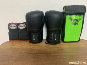 vând  echipament box 