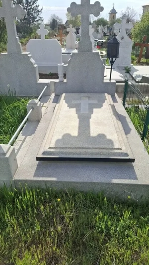 Ocazie!Locuri veci in față 2700 euro bucata!