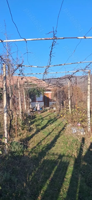 Casă bătrâneasca si teren. - imagine 7
