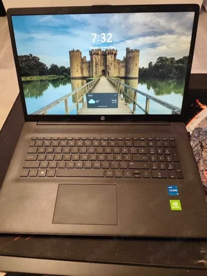 Laptop HP 17-cn2015nq Intel i5-1235U Nvidia Gforce MX550 2Gb MX550 2GB