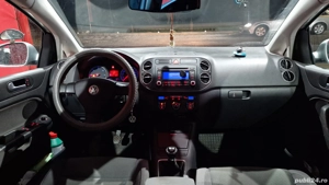 Golf 5 plus.   anul 2006... mașina  nu pornește.  cine dorește sa mă contacteze la nr de tel...07562