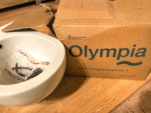 Vând  două  buc. bideu  suspendat