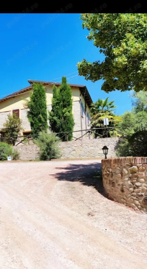 Loc de muncă la restaurant în Italia pentru o doamnă 