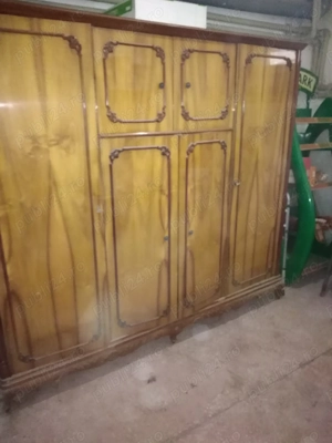 Vând dormitor complet din lemn, nu MDF 