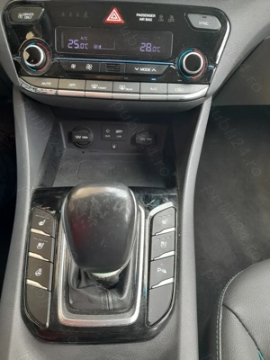 Hyundai ioniq hybrid  - imagine 6