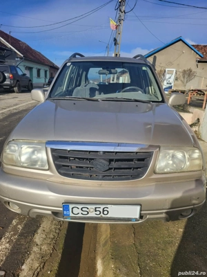 Vând Suzuki Grand Vitara 2.5 V6 (150 CP), an 2001, un model clasic, robust