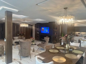 Penthouse futurist situat in Mamaia Nord