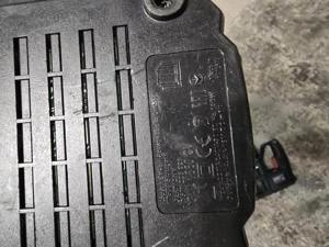 Vand rotopercutor Bosch cu acumulator 8Ah" stare foarte bună". - imagine 4