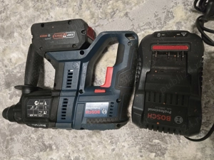 Vand rotopercutor Bosch cu acumulator 8Ah" stare foarte bună".