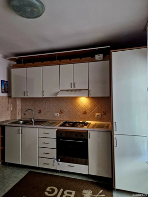 Vând mobila de bucătărie 