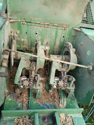 vând presa John Deere 332 - imagine 5