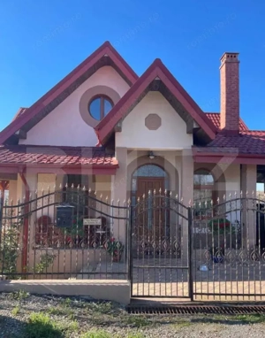 Vila de vanzare, 382 mp, zona Bucium 