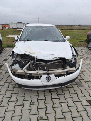 Vând Renault Megane 2 avariat 