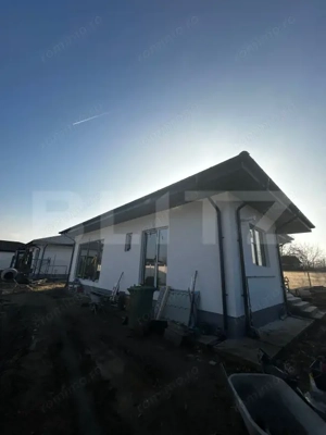 Casă modernă pe parter, Corbeanca – 3 camere, 400 mp curte ,langa lac