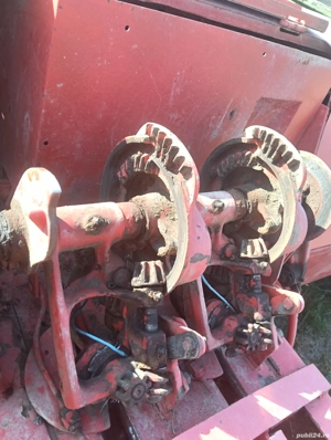 vând presă de balotat 