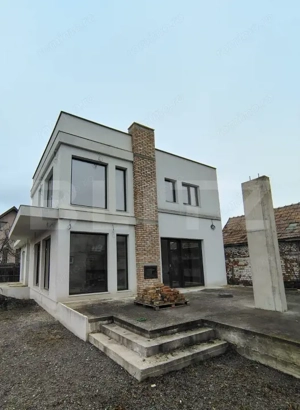Casa individuala semifinisata 190 mp, teren 382 mp, proximitate Salina Turda