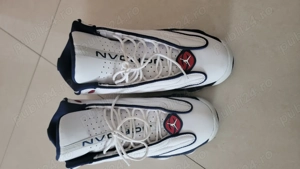 Vând adidas Jordan