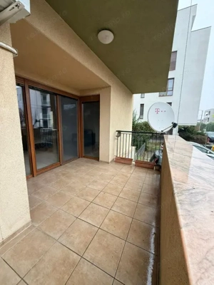 Apartament cu 3 camere, balcon generos și 2 locuri de parcare, Braytim