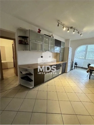 Decomandat, model mare la et 3, aproape de complex - imagine 3