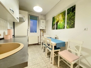 Aproape de centru, amenajat si intr-un bloc izolat termic. Centrala termica proprie. - imagine 10