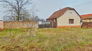 Casă cu potențial, teren generos de 1.440 mp   Secusigiu, Arad - imagine 10