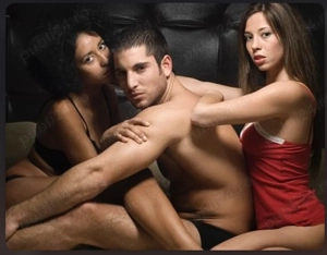 Caut o doamnă respectuoasă și deschisă pentru un trio.