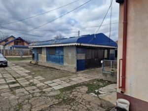 Se oferă spre vânzare / închiriere clădire cu spațiu comercial - imagine 17
