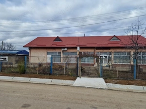 Se oferă spre vânzare / închiriere clădire cu spațiu comercial - imagine 2