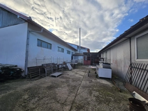 Se oferă spre vânzare / închiriere clădire cu spațiu comercial - imagine 6